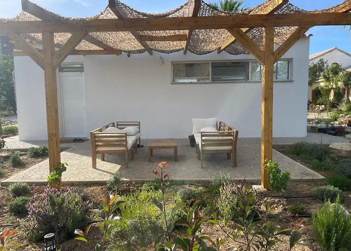 Apartment Brand New At Yoga Farm With Natural Swimming Pool Near Beach *